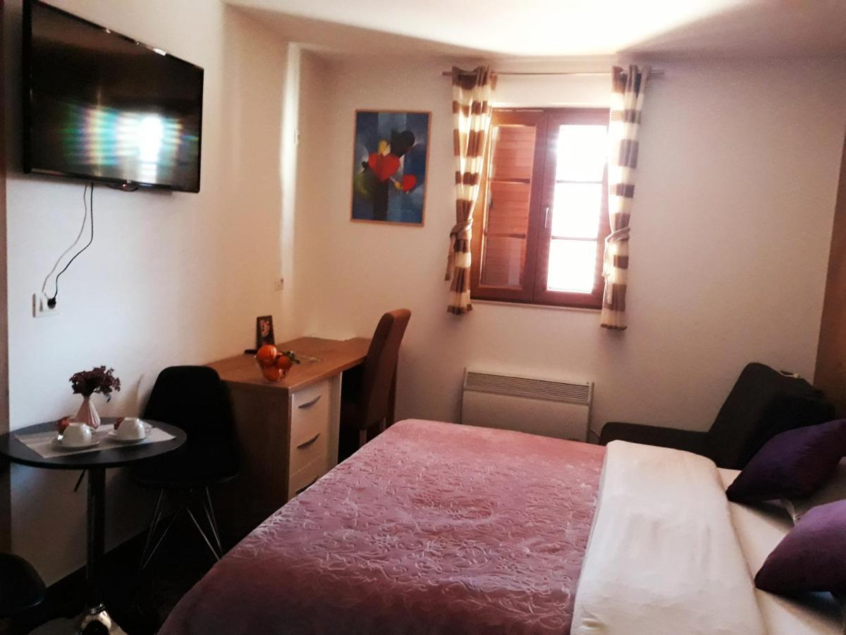 Hotel Tilia Cetynia Zewnętrze zdjęcie